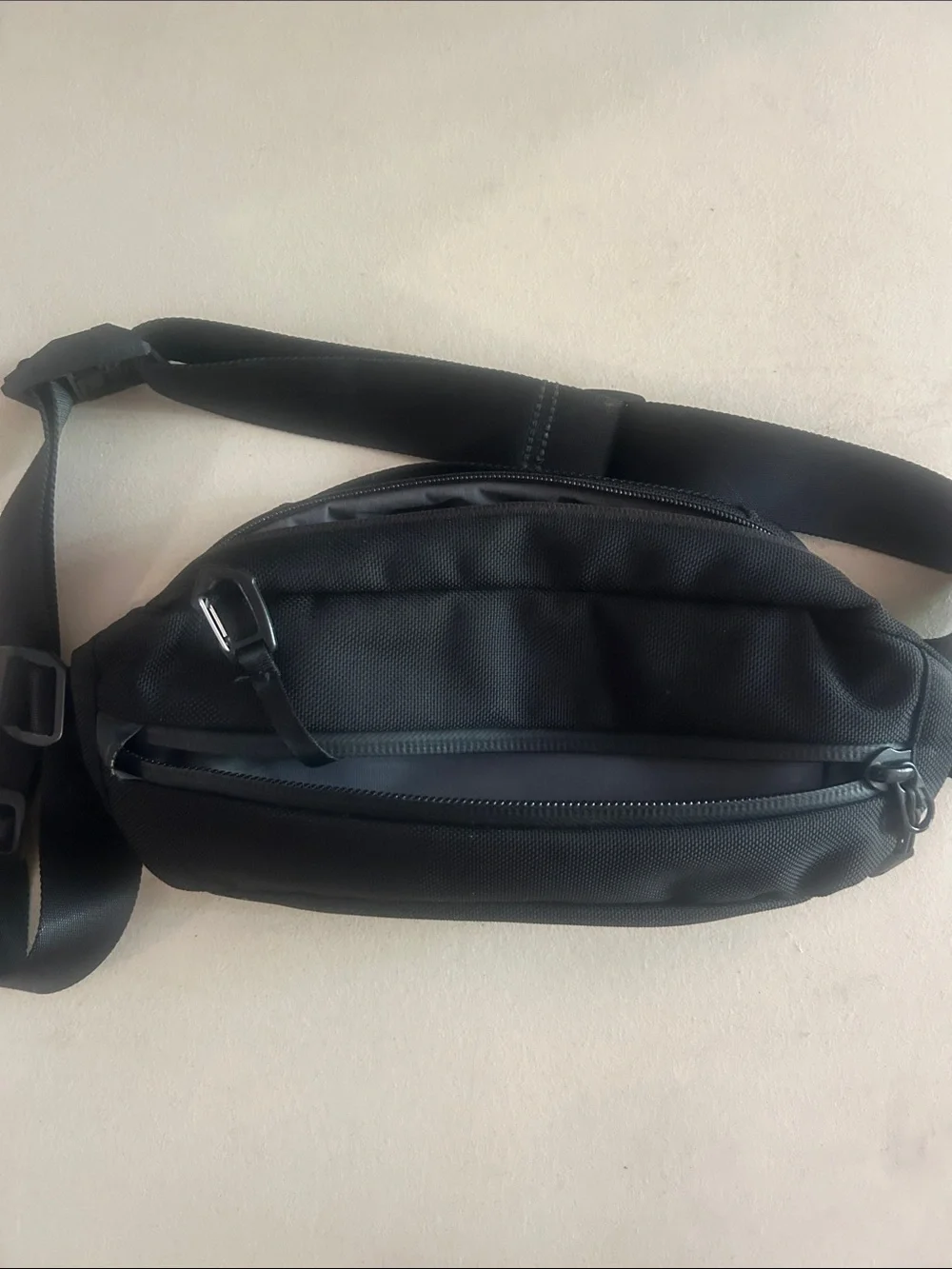 Aer Black Minimalist Sling Belt Bag — Aer designed in San Francisco Cordura - Picture 6 of 7